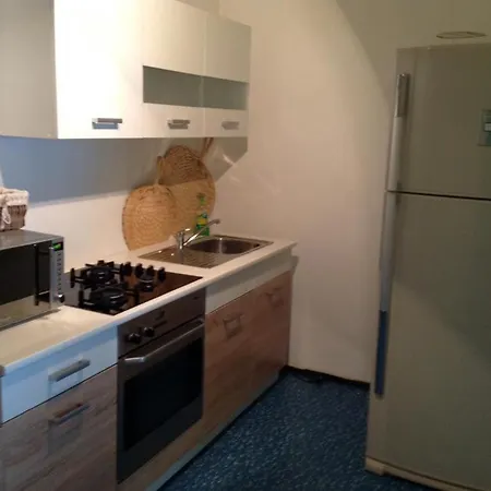 Aparment On The Beach Malenica 9 *